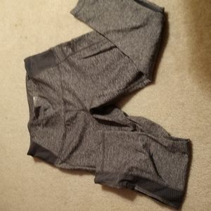 Kirkland medium grey crop leggings